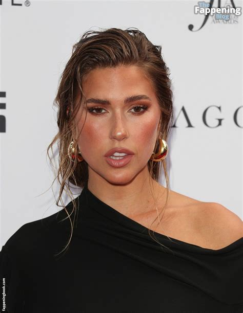 kara del toro nudes|Kara Del Toro Nude Photos & Leaked Videos